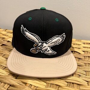 Mitchell & ness - philadelphia Eagles throwback logo leather adjustable hat